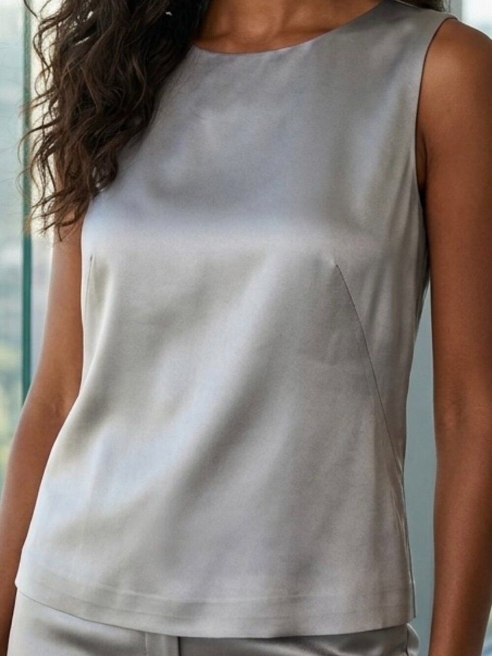 100% Silk Shell M Minimalist Elegant Layering Quiet Luxury Shimmer Silver